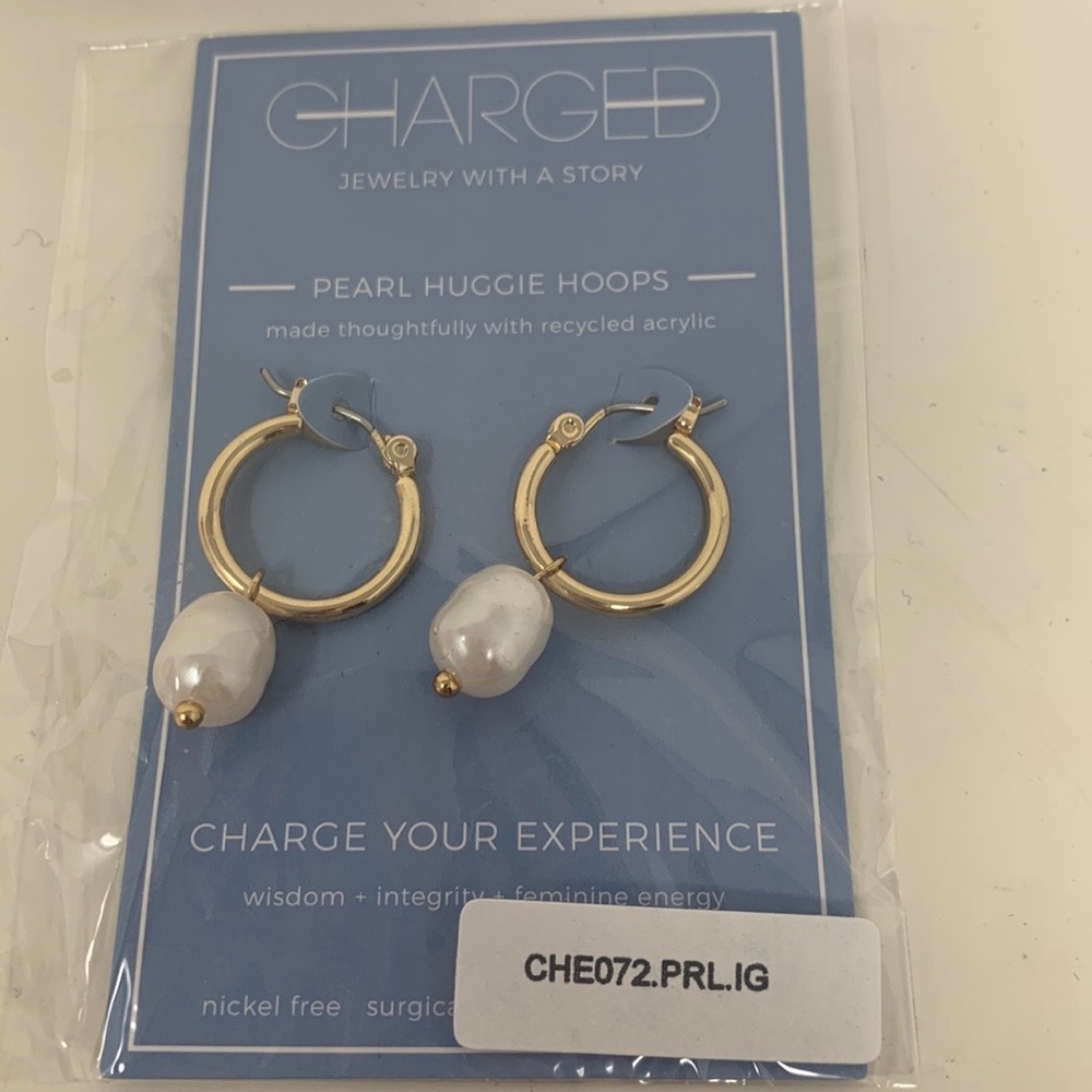 NWT Charged Pearl Huggie Hoops gold removable Pearl